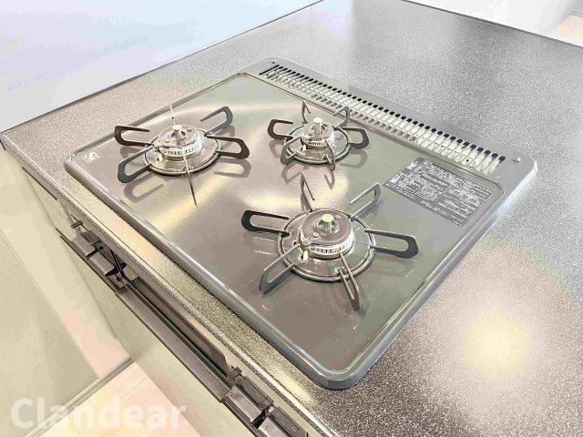 ミルーナヒルズＤ松戸のキッチン|ドキドキの新生活も、安心してスタート。ぴったりの住まいを見つけませんか？クランディアが一緒に住まい選びをサポートします‼　まずは、お気軽にお問合せください　＃クランディア