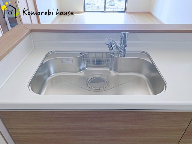 伊奈町栄１丁目46番　新築一戸建て　ハートフルタウン　Kのキッチン|26.8.22　撮影済み