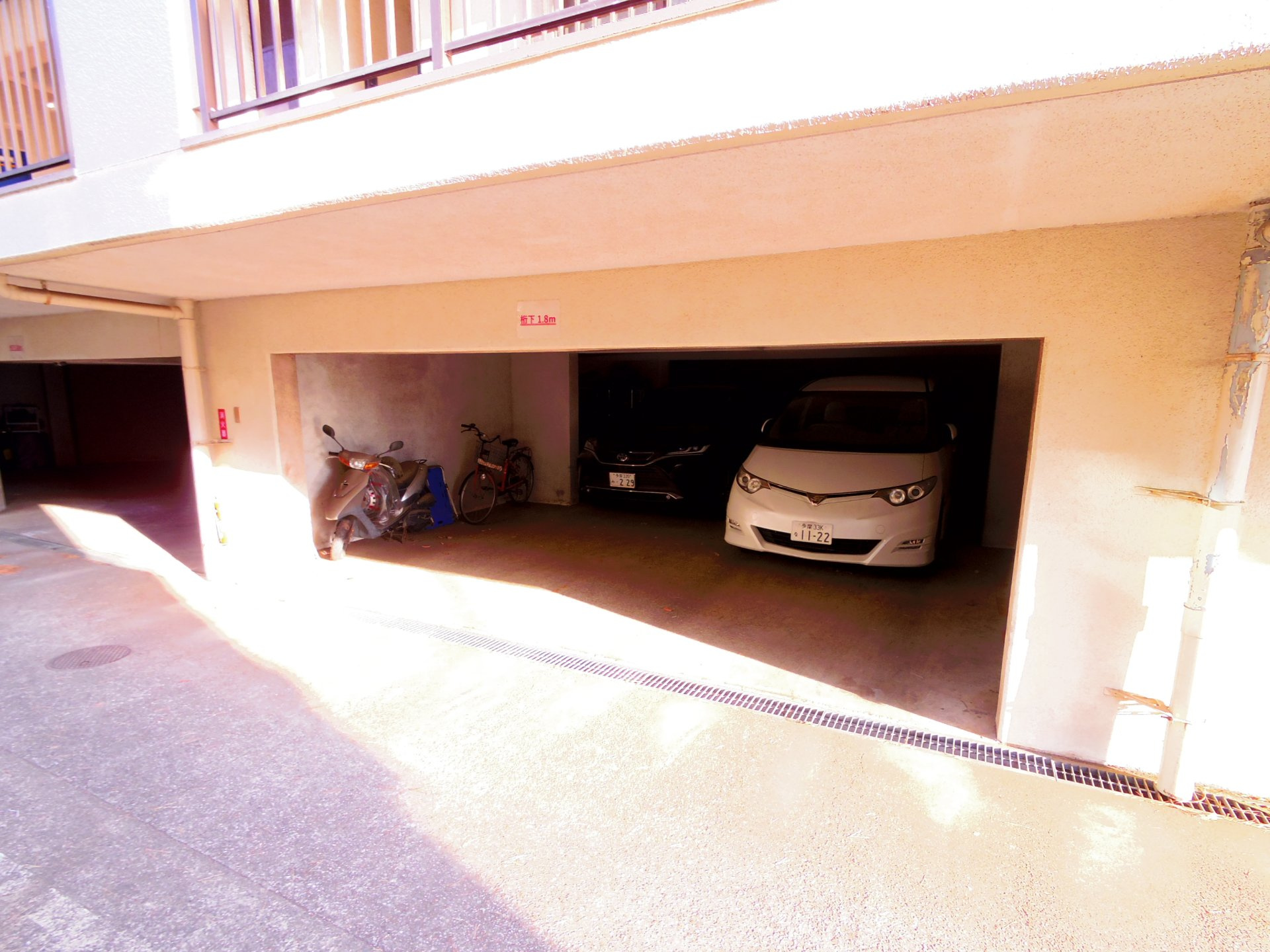 プチメゾンの駐車場
