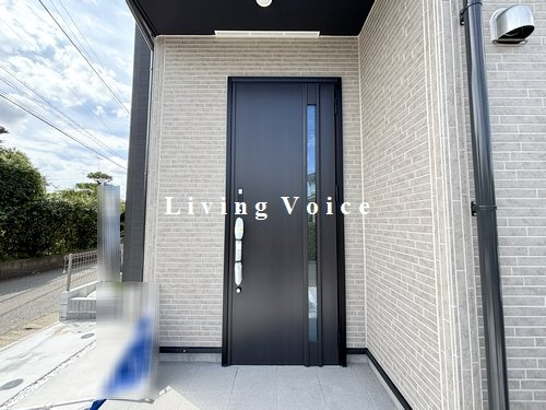【仲介手数料０円】厚木市妻田西7期　新築一戸建て　3号棟　全3棟の玄関|厚木市妻田西7期　新築一戸建て　3号棟　全3棟