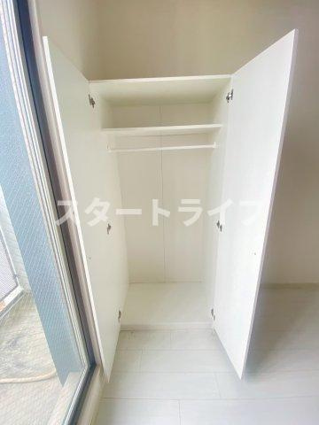 大阪市淀川区木川西３丁目の賃貸マンションの収納