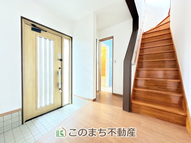 KEM宇都宮市弥生1期　中古戸建の内装|手すり付きで小さなお子様にも安心の階段スペースです☆