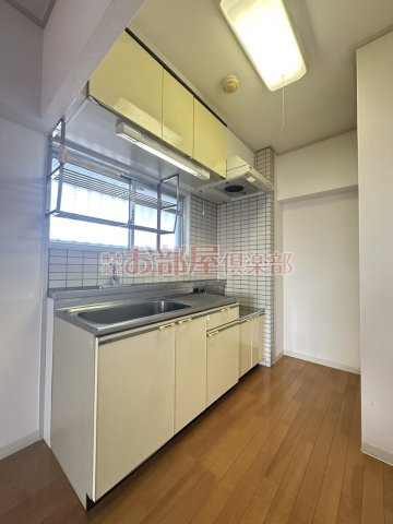 諏訪野ビルのキッチン