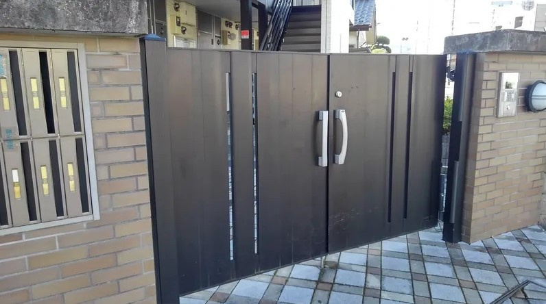 レオパレス貞夫のエントランス