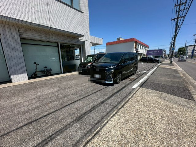 西川町島原貸店舗事務所の駐車場