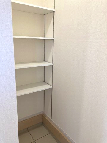 リーブルガーデンＳ第19渋川金井　1号棟の収納|【イメージ画像】シューズインクロークが標準装備！