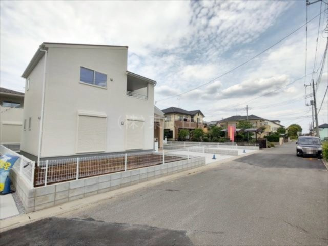【前面道路含む現地写真】 | 比企郡吉見町東野第２　全５棟　４号棟 | 閑静な住宅地です