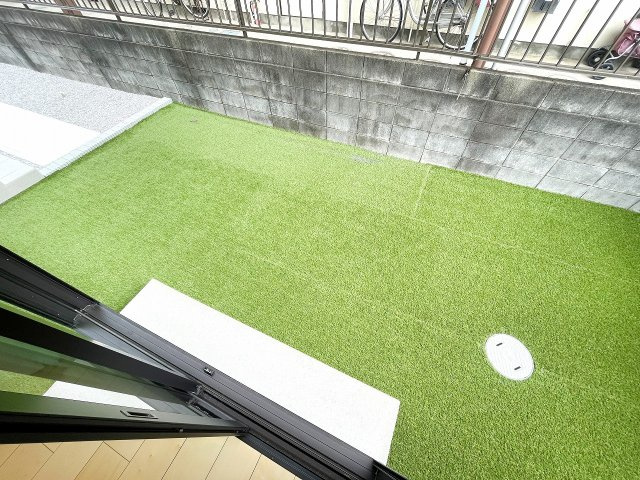 【庭】 | 富士見市上沢1丁目　新築一戸建住宅　全4棟　(ふじみ野店) | リビングから眺めることができるお庭。家庭菜園やガーデニング、運動やお子様のお遊びなど、様々に活用できます。