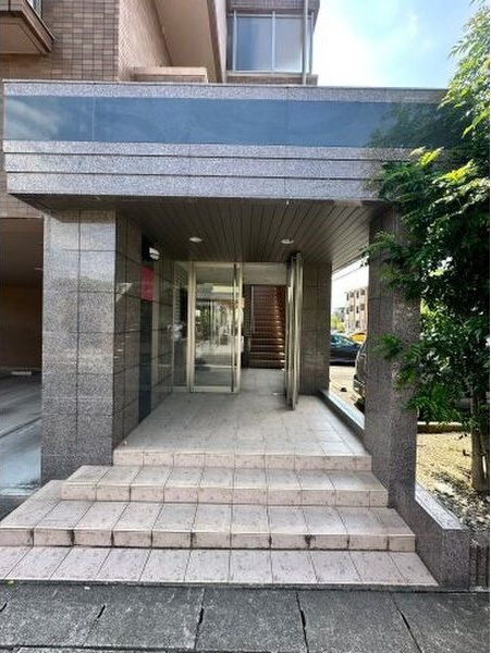 レージュ新栄町　　刈谷市近郊の賃貸はクラスホーム刈谷店のエントランス