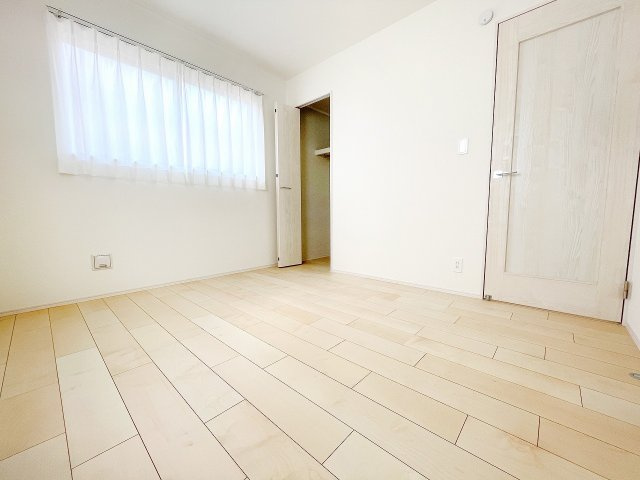 【洋室】 | 富士見市上沢1丁目　新築一戸建住宅　全4棟　(ふじみ野店) | 西側洋室5.25帖：2面採光の風通しの良い洋室。