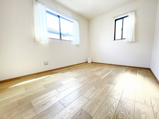 【洋室】 | 富士見市上沢1丁目　新築一戸建住宅　全4棟　(ふじみ野店) | 洋室6帖：南からの光が差し込む、2面採光の開放感あるお部屋。