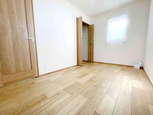 【洋室】 | 富士見市上沢1丁目　新築一戸建住宅　全4棟　(ふじみ野店) | 洋室5帖：2面採光の風通しの良い洋室。クローゼットを完備。