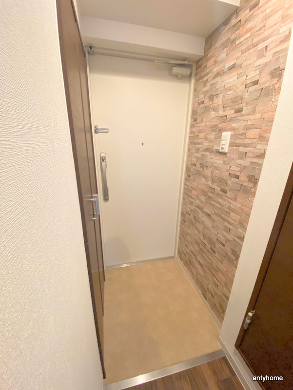 フレンシアノイエ内本町　仲介手数料無料の玄関
