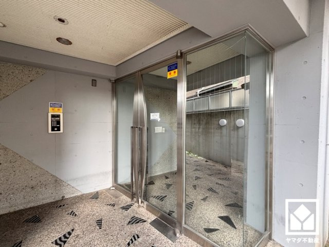 パレ東塚口１のエントランス