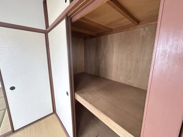 【収納】 | 宝友コーポ | 布団や季節物の収納に便利な、大容量の天袋付き押入。