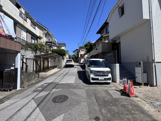 松戸市日暮７丁目新築戸建の前面道路含む現地写真|西側前面道路・幅員約6ｍ