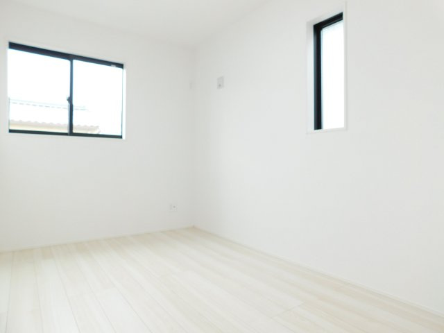 名古屋市港区船頭場１丁目の新築一戸建の洋室|◇洋室◇　　明るい洋室約５．０６帖　全居室収納完備♪