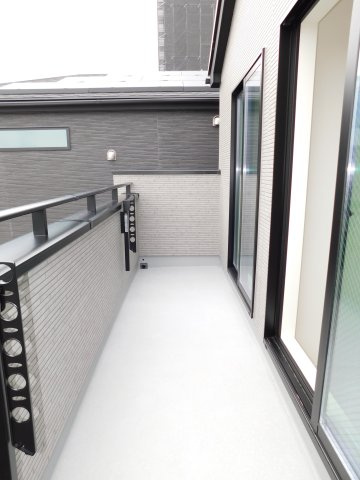 名古屋市港区船頭場１丁目の新築一戸建のバルコニー|◇バルコニー◇　　洋室２部屋に面したワイドバルコニー♪