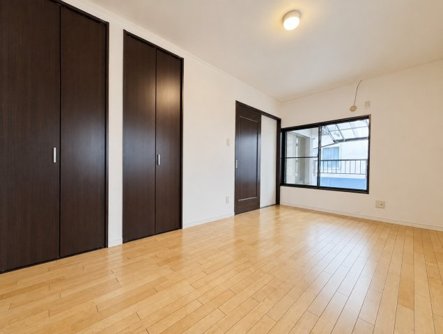 西安威1丁目の洋室|木調の味わいと高い機能性でくつろぎの空間をちょっとした工夫で暮らしをより良く、お手入れも簡単に生活できます。