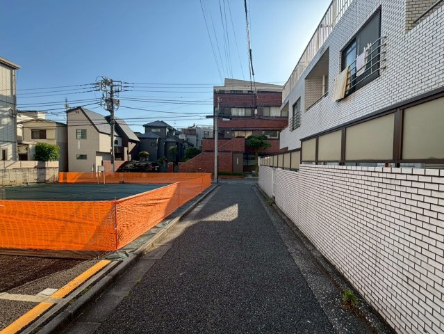 【前面道路含む現地写真】