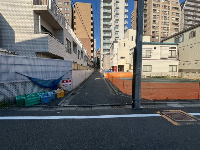 【前面道路含む現地写真】