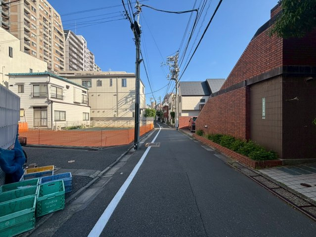 【前面道路含む現地写真】
