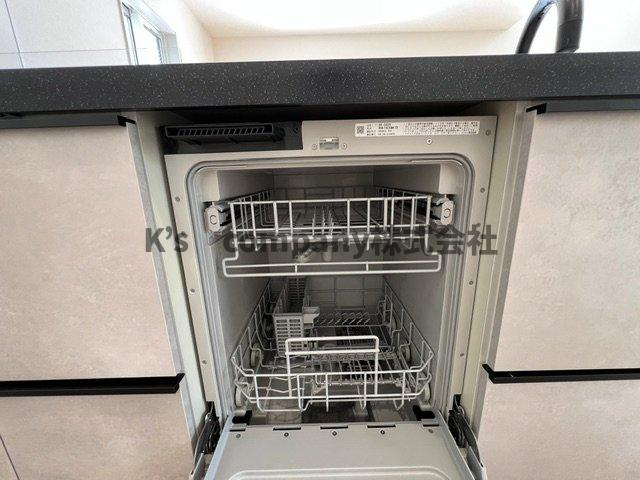 茅ヶ崎市香川4丁目　新築戸建　1号棟のキッチン|時間短縮に便利な食洗器完備♪