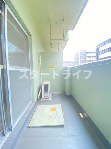 大阪市淀川区西中島６丁目の賃貸マンションのバルコニー