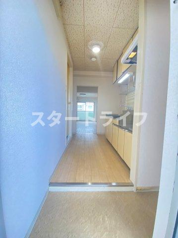 大阪市淀川区西中島６丁目の賃貸マンションの玄関