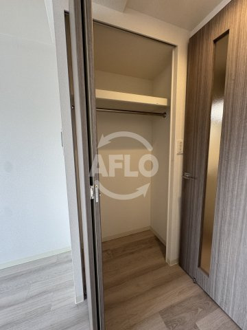 スプランディッド新大阪ウエストの収納|スプランディッド新大阪WEST　クローゼット