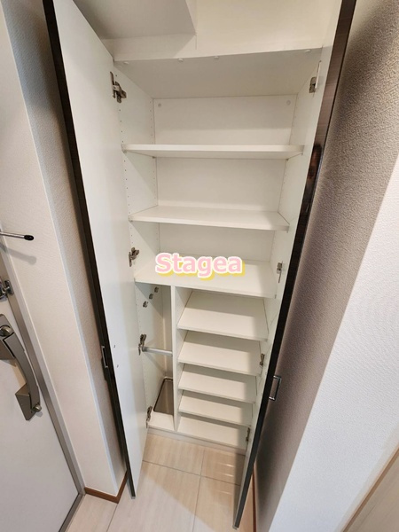 アクシーズタワー新都心の玄関