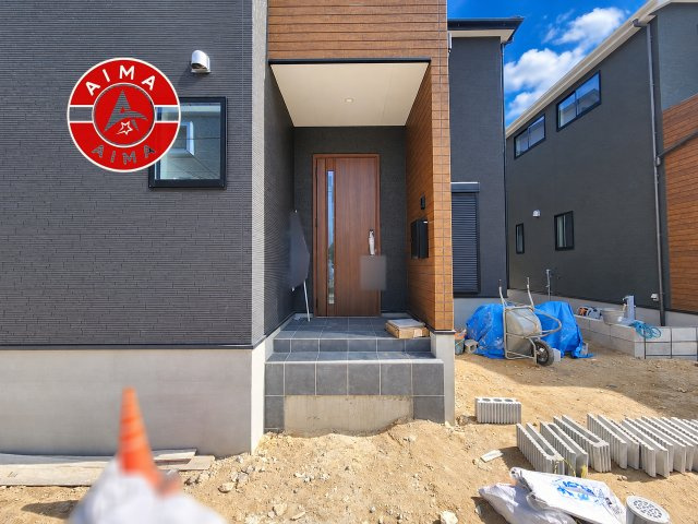 福岡市城南区東油山1丁目第2-2棟（1号棟）の玄関|おでかけの時も帰った時も、「我が家」を最初に感じでもらえる素敵な空間に。