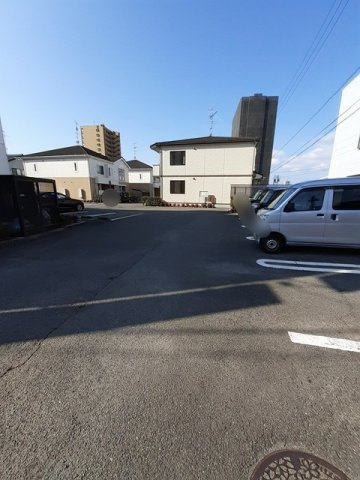 ガーデン　ヴィラＡの駐車場