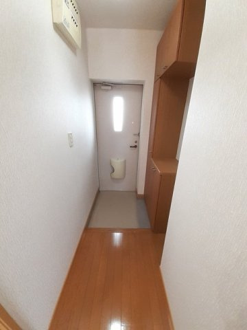 ガーデン　ヴィラＡの玄関