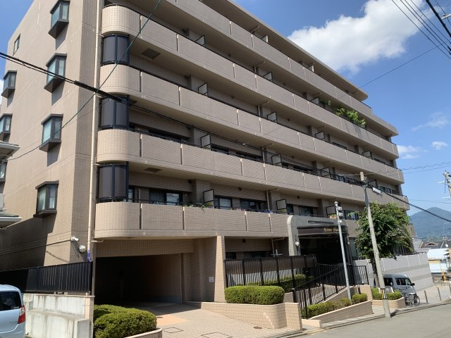 ライオンズマンション北山通の外観