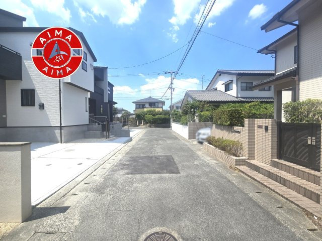 福岡市南区柏原2丁目第1-2棟（2号棟）の外観|前面道路含む現地の写真です。
