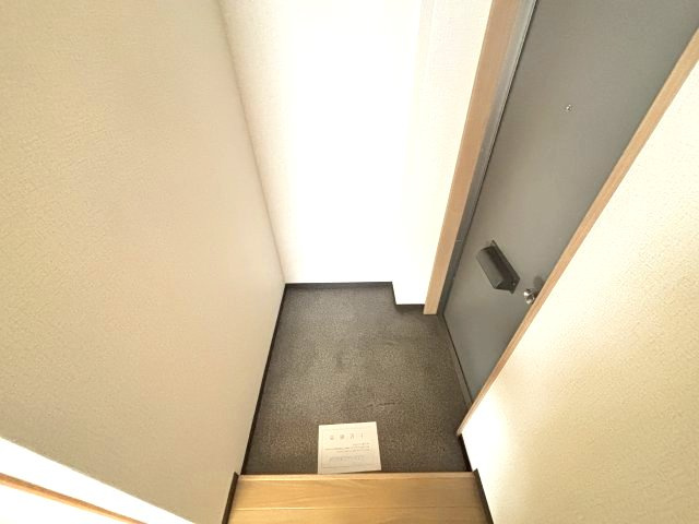 ハイツブルームの玄関