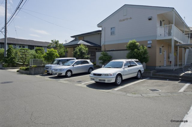 ヴェルドミールの駐車場