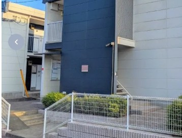 レオパレスワンダーシーのエントランス