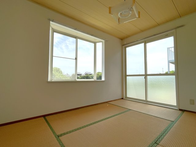 ハイム求名の和室