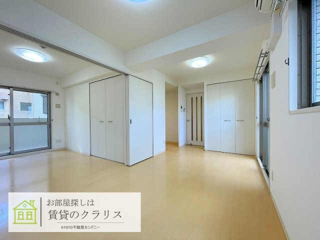 ティアレ長岡京の居間・リビング