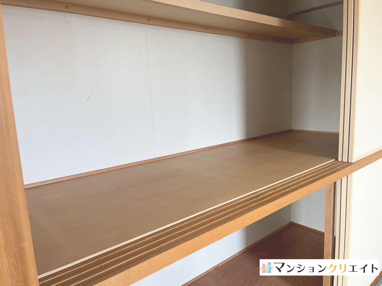 サーパス松本フェニックス通りの収納|和室の押し入れは奥行もあります