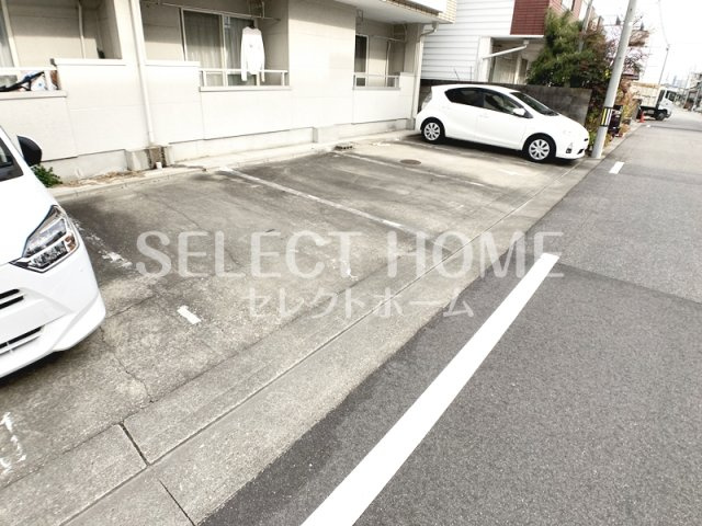 【駐車場】 | ブローニィ山本Ｂ | 車をお持ちの方に嬉しい駐車場付きの物件です