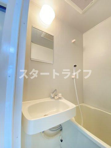 大阪市淀川区木川東１丁目の賃貸マンションの洗面所