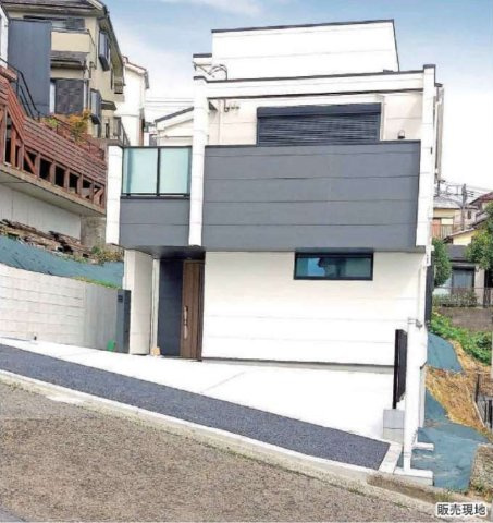 横浜市南区中里4丁目 新築戸建て【仲介手数料無料】カースペース2台