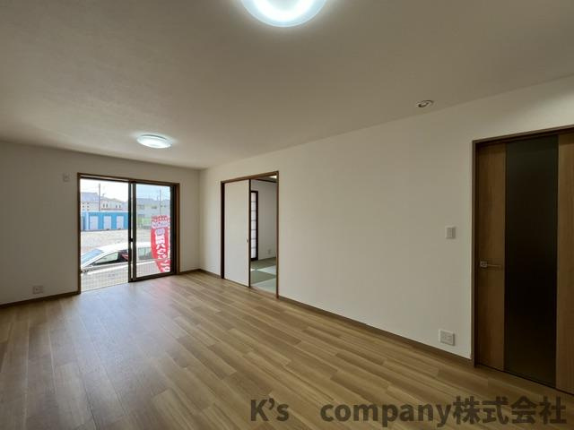 ◎茅ヶ崎市菱沼1丁目　中古戸建の居間・リビング|約15帖のリビングルーム◇◇