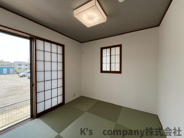 ◎茅ヶ崎市菱沼1丁目　中古戸建の和室|リビング隣接に約4帖の和室あり♪