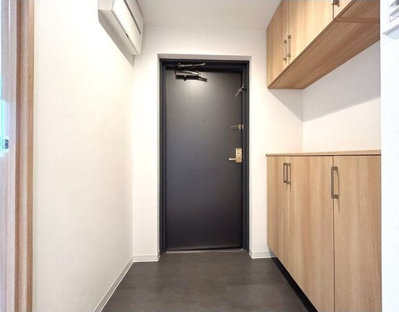 KDXレジデンス東別院の玄関