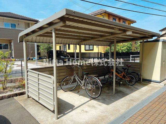 メゾン　パストラルⅡのその他共用部分|屋根付きの駐輪場は無料です★