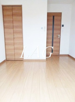 【居間・リビング】 | Ａｒｔｉｓ金町 | 洋室のお部屋です。
